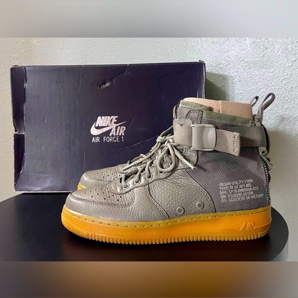 IOB Nike SF Air Force 1 Mid Dark Stucco Sneakers
Shoes Iconic Strap Collectible - Picture 3 of 16